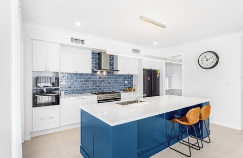 Upper Mount Gravatt Maison | Elegant & Convenient 4-Beds Villa w/ easy access