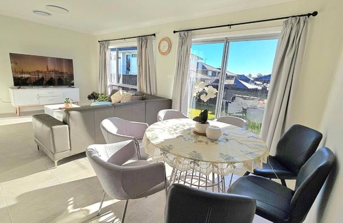 Leppington Maison | Elegant & Convenient New House at Leppington