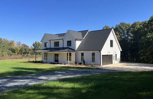 Reidsville Maison | Elegant Countryside Modern Farmhouse