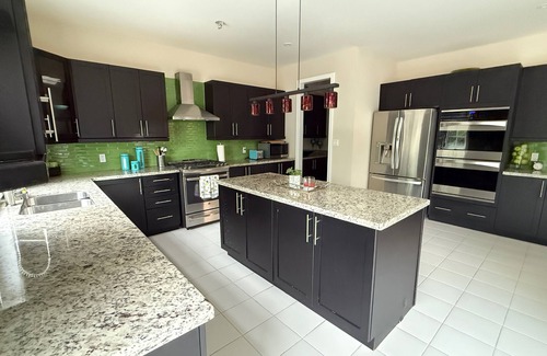 Hamilton Maison | Elegant & Cozy Designer Home in Meadowlands