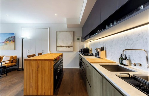Redfern Appartement | Elegant downtown apartment with absolutely everything at your fingertips