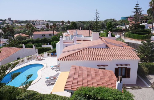 Punta Prima Villa | Villa élégante et spacieuse proche de la mer pour 8 personnes