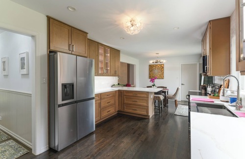 Burr Ridge Maison | Elegant Escape by Downtown Burr Ridge with an easy access to Chicago Landmarks