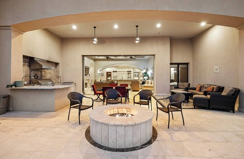 Paradise Hills Maison | Paradise Hills Estate - Theater, Pool / Spa, & more!