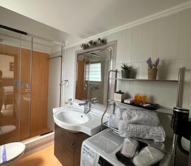 Agios Dimitrios Appartement | Elegant Escapes 4