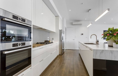 St. Heliers Appartement | Elegant Executive Townhouse