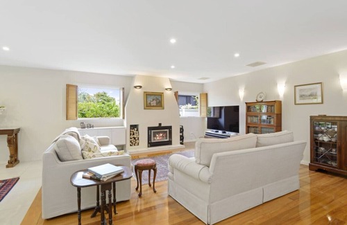 Merivale Maison | Elegant Family Home in Merivale