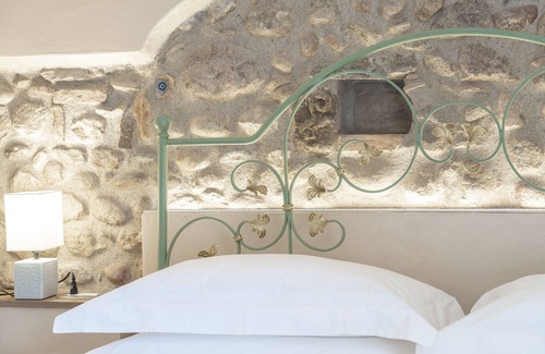 Campagnolo Lit Et Petit-Déjeuner | Elegant farmhouse immersed in the green of the morainic hills