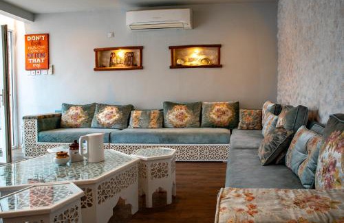 Umm Salal Villa | Elegant Garden Stay with 2 Living Areas, 2 Bedrooms, 1 Full and 1 Half Bath for 6 Guests