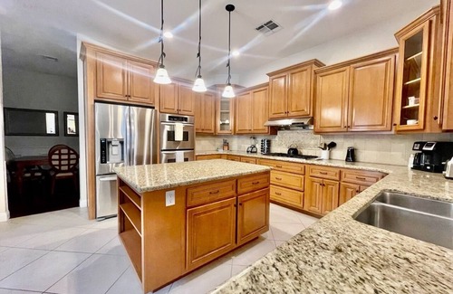 Black Mountain Maison | Elegant Henderson 5 Bdrm Home & Resort Style Bkyd w/Pool & Basketball court