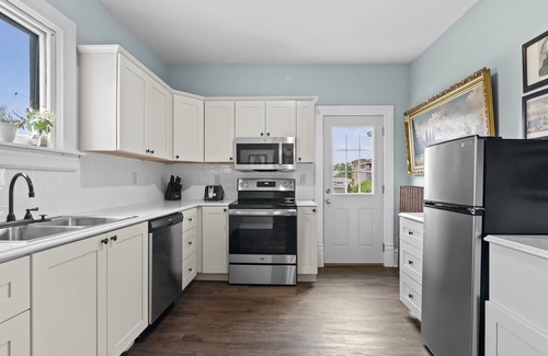 Springfield Appartement | Elegant Historic Stay | Walk to Capitol & Attractions | Modern Comfort