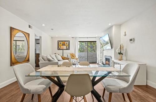 Hollywood Appartement | Elegant Hollywood Retreat - Spacious 2BR 2BA Condo with Resort-Style Amenities