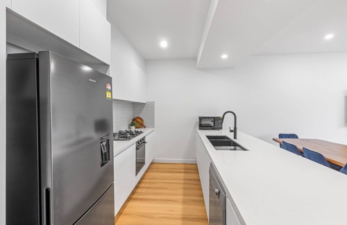 Wandana Heights Maison | "Elegant Home in Highton with Stunning City Views