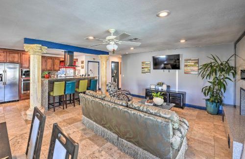 Glen Heather Estates Maison | Elegant Home with Pool Table 3 Mi to Vegas Strip!
