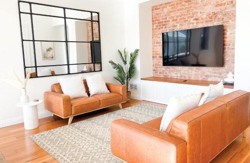 Wagga Wagga Maison | Elegant House Near Health Hub