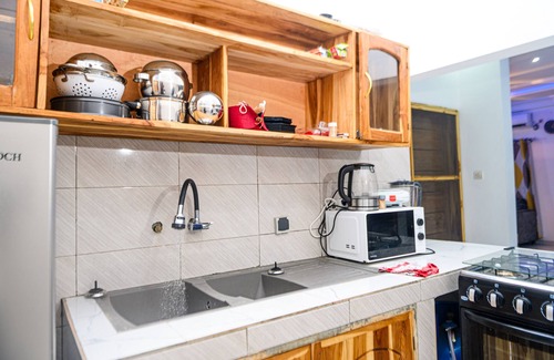 Lome Maison | Elegant House near the Beach in Lomé, agbavi – A/C & Wi-Fi Included