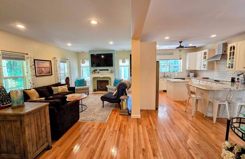 Ogunquit Maison | Elégante maison Ogunquit 6BR / 7BA - 5 min à pied de Perkins Cove et le centre-ville Shore Rd!