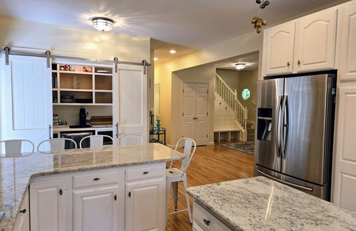 Ogunquit Maison | Elégante maison Ogunquit 6BR / 7BA - 5 min à pied de Perkins Cove et le centre-ville Shore Rd!