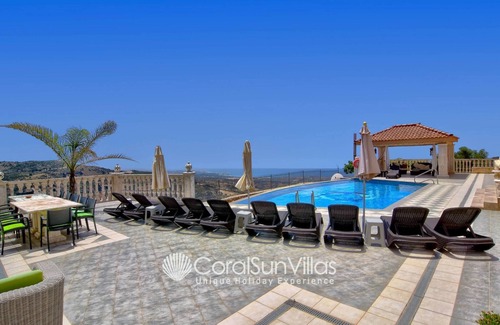 Kathikas Villa | Elégante Immense Villa Grande Piscine, Idéale Pour les Mariages