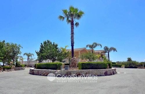 Kathikas Villa | Elégante Immense Villa Grande Piscine, Idéale Pour les Mariages