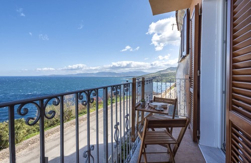 Castelsardo Appartement | ELEGANT IN THE HEART OF THE ANCIENT VILLAGE, BREATHTAKING VIEW OF BAY & SEA