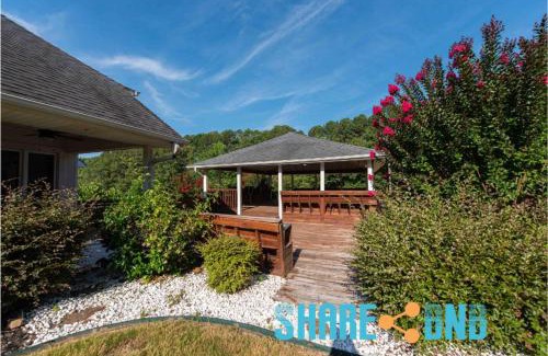 Little Rock Maison | Elegant Lakefront Home W Covered Patio