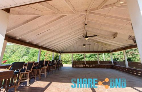 Little Rock Maison | Elegant Lakefront Home W Covered Patio