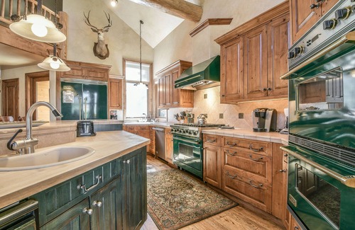Keystone Maison | Goldenrod Home 7 dort 15 personnes, blanchisserie priv����e, HOT TUB PRIV��, garage, retraite familiale! par SummitCove Lodging