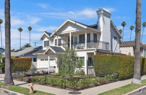 Belmont Heights Maison | Elegant Long Beach retreat with private patio & grill - near beach & bike path