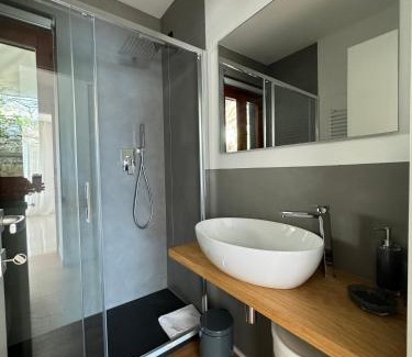 Portovenere Appartement | Elegant modern and bright flat with splendid terrace overlooking the sea and Palmaria Island Modern designer interior accommodates up to six people