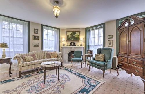 Norwich Maison | Elegant Norwich House with Billiards Room and Ballroom