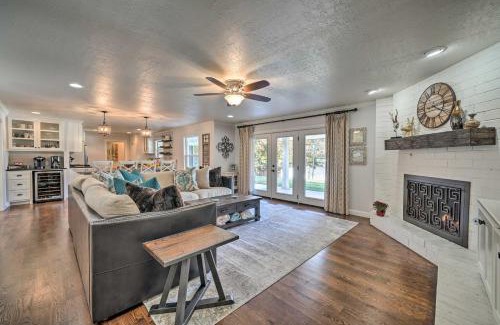 Oklahoma City Maison | Elegant NW Oklahoma City Home with Spacious Yard