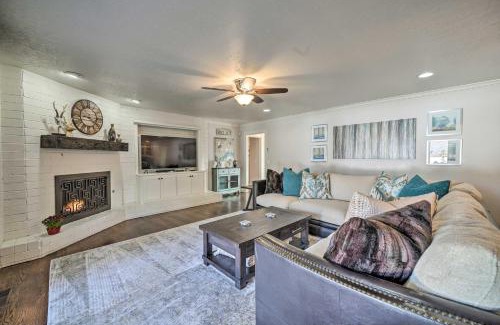 Oklahoma City Maison | Elegant NW Oklahoma City Home with Spacious Yard