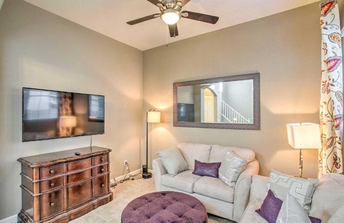 Mesa Maison | Elegant Palms Townhome with Patio and Resort Amenities!