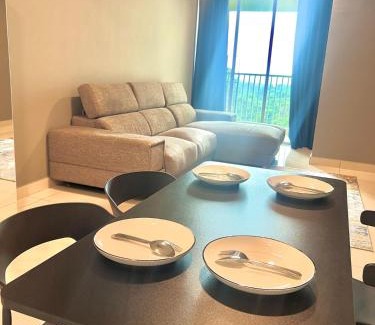 Sungai Buloh Appartement | Elegant Pool View Condo at Residensi Suasana Damai