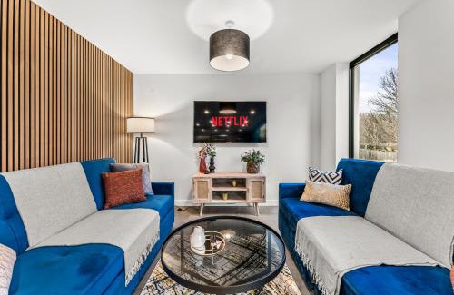 Cheltenham Maison | Elegant Retreat in Cheltenham - Garden & Parking Included