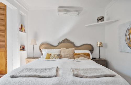 Almunecar Villa | Elegant Retreat with Stunning Sea Views