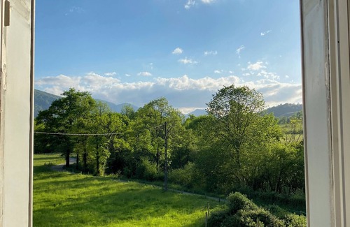 Issor Maison | Élégante demeure rétro aux pieds des Pyrénées, proche Aspe / Ossau, WIFI