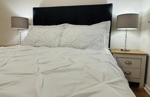 City Centre Glasgow Maison | Elegant Room in Glasgow City Center
