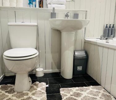 City Centre Glasgow Maison | Elegant Room in Glasgow City Center