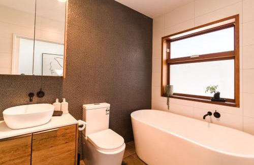 Seddon Maison | Elegant Seddon Stay Historic Charm & Modern Twist
