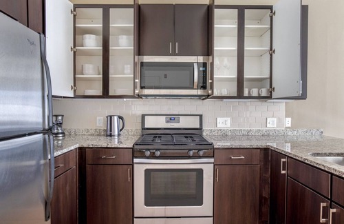 Assembly Square Appartement | Elegant Somerville 1BR w/ W/D, Gym & Roof, nr Assembly T, by Blueground