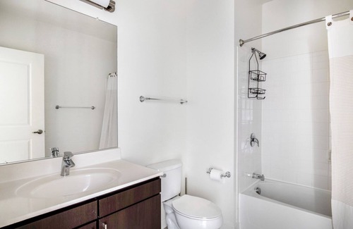 Assembly Square Appartement | Elegant Somerville 1BR w/ W/D, Gym & Roof, nr Assembly T, by Blueground