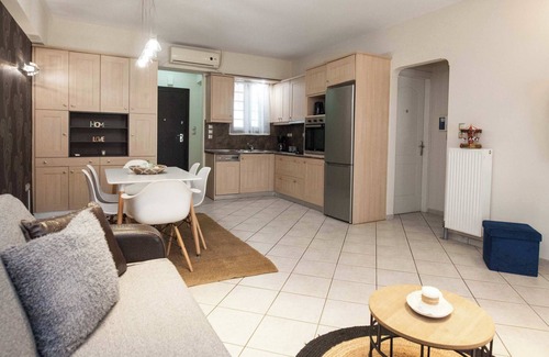 Petralona Appartement | Elegant Spacious 2Bd Apt with Balcony in Petralona