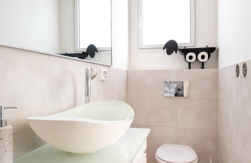 Atlit Appartement | Elegant Studio with Garden, Fast Fiber Wi-Fi, 3 Minute Drive to Beach, Netflix