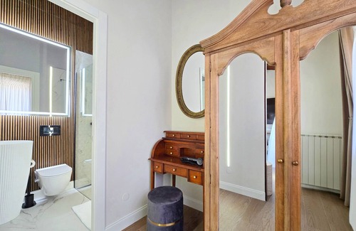 Manciano Appartement | Elegant suite with exclusive bathroom and balcony