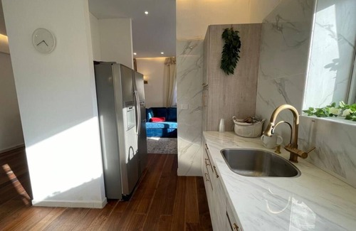 Katamon Appartement | Elegant sunny home in central jerusalem