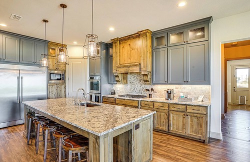 Rosston Maison | Elegant 'Sunset Meadow Ranch' in Texas w/ Hot Tub