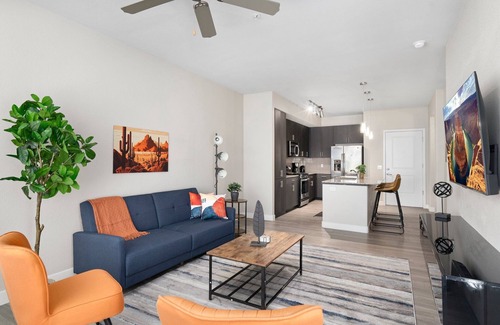 Riverside Appartement | Elegant Tempe Hideaway: Private Patio, Resort-Style Amenities