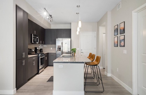 Riverside Appartement | Elegant Tempe Hideaway: Private Patio, Resort-Style Amenities